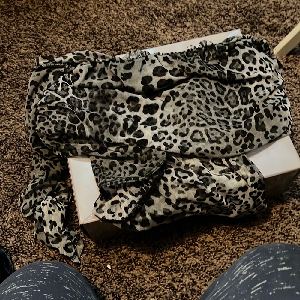 Windsor black  and white shirt